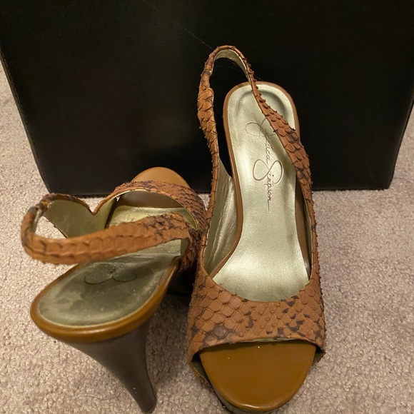 Sandals as 5.5, boots sz 6 - Picture 5 of 8